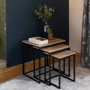 Ensemble de 3 tables - Style Chêne Moyen et Structure en Métal Noir Mat